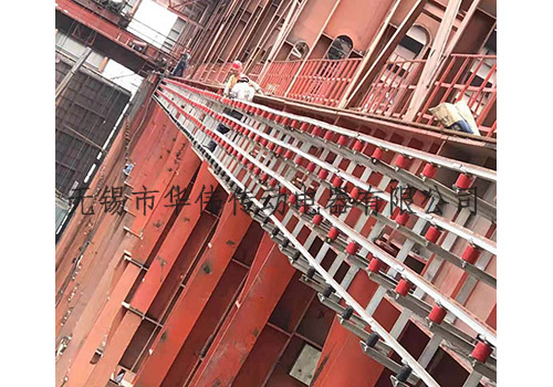鋼體滑觸線(xiàn)具有優(yōu)良的接觸性能無(wú)拉弧現(xiàn)象從而避免了電源中斷故障的發(fā)生